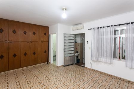 Casa à venda com 290m², 6 quartos e 3 vagasSuíte 2