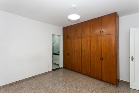 Casa à venda com 290m², 6 quartos e 3 vagasSuíte 1