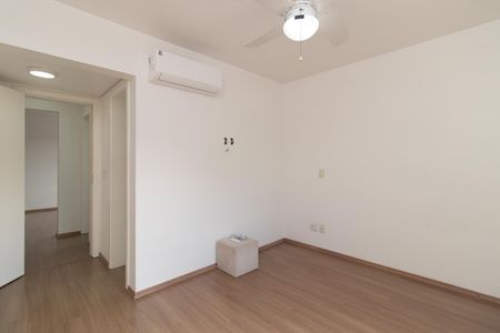 Quarto 2 de apartamento para alugar com 2 quartos, 70m² em Partenon, Porto Alegre