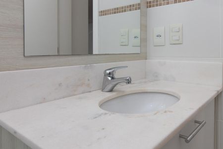 Banheiro Social de apartamento para alugar com 2 quartos, 70m² em Partenon, Porto Alegre