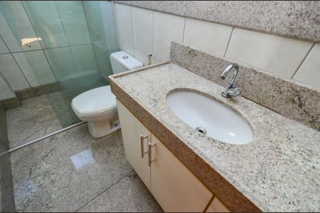 Banheiro Social de apartamento para alugar com 4 quartos, 120m² em Sagrada Família, Belo Horizonte