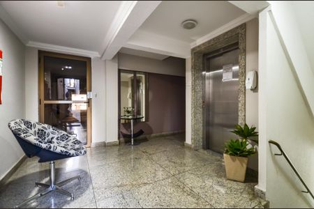 Hall de entrada de apartamento para alugar com 4 quartos, 120m² em Sagrada Família, Belo Horizonte