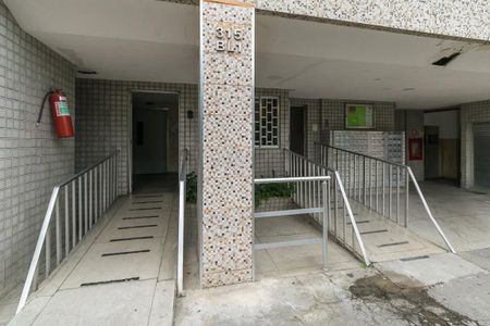 Área comum - Hall da entrada de apartamento para alugar com 2 quartos, 49m² em 800, Rio de Janeiro