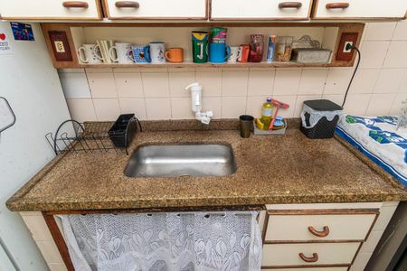 Cozinha de apartamento para alugar com 2 quartos, 49m² em 800, Rio de Janeiro