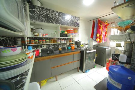 Cozinha  de apartamento à venda com 2 quartos, 48m² em Jardim Silvina, São Bernardo do Campo