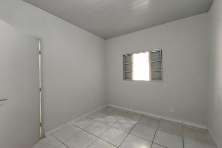 Casa para alugar com 100m², 2 quartos e 2 vagasQuarto 2