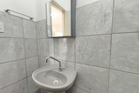 Casa para alugar com 100m², 2 quartos e 2 vagasBanheiro Social