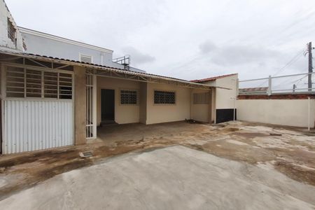Casa para alugar com 100m², 2 quartos e 2 vagasQuintal - Garagem