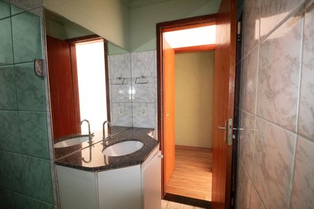 Banheiro da suite  de apartamento à venda com 3 quartos, 62m² em Nova Granada, Belo Horizonte