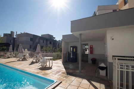 Apartamento à venda com 62m², 3 quartos e 1 vagaÁrea comum - Piscina 
