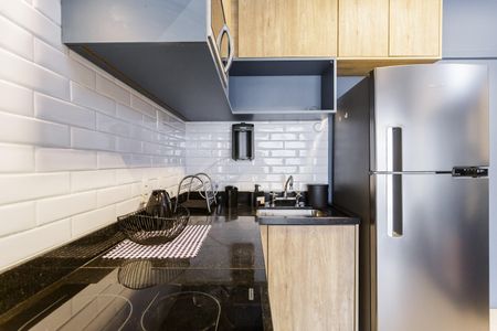 Cozinha de apartamento para alugar com 1 quarto, 45m² em Indianópolis, São Paulo