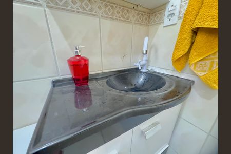 Banheiro de apartamento para alugar com 2 quartos, 54m² em Jardim Tranquilidade, Guarulhos