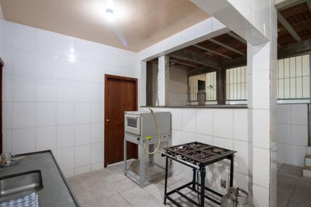 Casa para alugar com 275m², 2 quartos e 2 vagas Casa para alugar com 275m², 2 quartos e 2 vagasCozinha