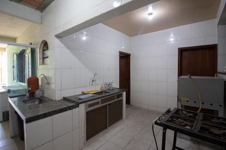 Cozinha de casa para alugar com 2 quartos, 275m² em Chácara Confisco, Contagem
