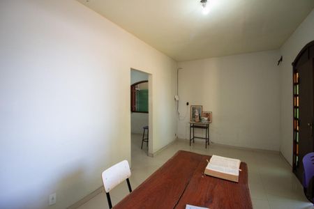 Casa para alugar com 275m², 2 quartos e 2 vagas Casa para alugar com 275m², 2 quartos e 2 vagasSala