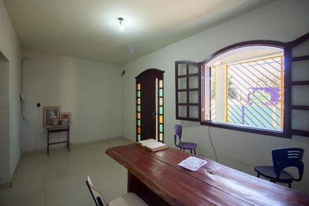 Casa para alugar com 2 quartos, 275m² em Chácara Confisco, Contagem