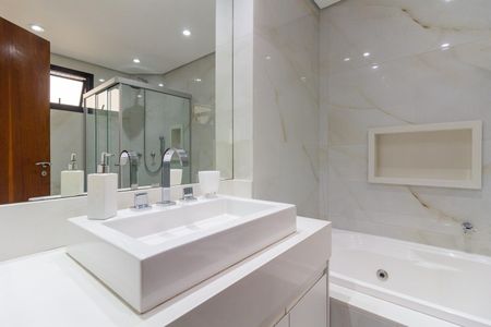 Banheiro de apartamento à venda com 3 quartos, 168m² em Brooklin, São Paulo