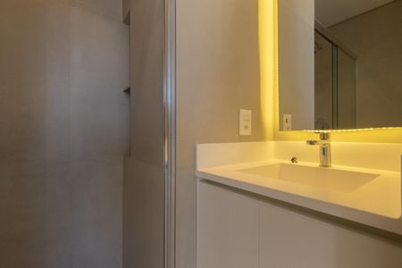 Apartamento para alugar com 100m², 2 quartos e 1 vaga Apartamento para alugar com 100m², 2 quartos e 1 vagaBanheiro da Suíte 2