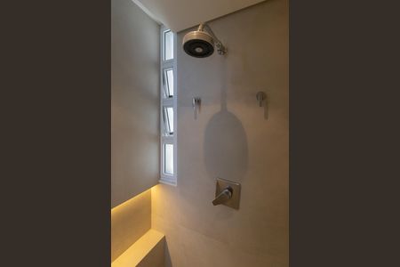 Apartamento para alugar com 100m², 2 quartos e 1 vaga Apartamento para alugar com 100m², 2 quartos e 1 vagaBanheiro da Suíte 1