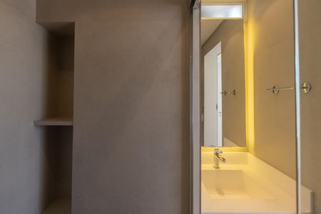 Apartamento para alugar com 100m², 2 quartos e 1 vaga Apartamento para alugar com 100m², 2 quartos e 1 vagaBanheiro da Suíte 2