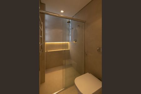 Apartamento para alugar com 100m², 2 quartos e 1 vaga Apartamento para alugar com 100m², 2 quartos e 1 vagaBanheiro da Suíte 1