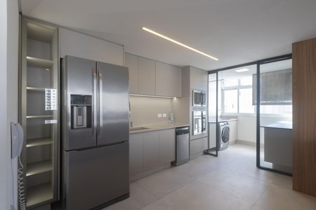 Apartamento para alugar com 100m², 2 quartos e 1 vaga Apartamento para alugar com 100m², 2 quartos e 1 vagaCozinha
