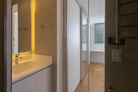 Apartamento para alugar com 100m², 2 quartos e 1 vaga Apartamento para alugar com 100m², 2 quartos e 1 vagaBanheiro da Suíte 2