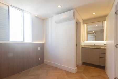 Apartamento para alugar com 100m², 2 quartos e 1 vaga Apartamento para alugar com 100m², 2 quartos e 1 vagaBanheiro da Suíte 1