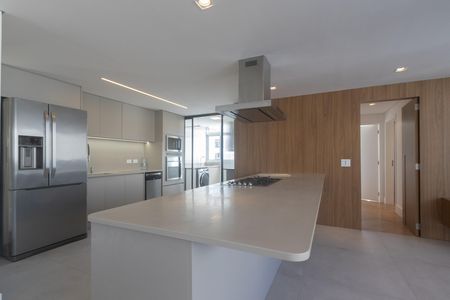 Apartamento para alugar com 100m², 2 quartos e 1 vaga Apartamento para alugar com 100m², 2 quartos e 1 vagaCozinha