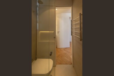 Apartamento para alugar com 100m², 2 quartos e 1 vaga Apartamento para alugar com 100m², 2 quartos e 1 vagaBanheiro da Suíte 1
