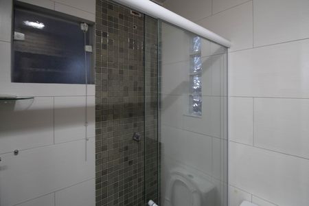 Banheiro 2 de casa para alugar com 3 quartos, 70m² em Vila Pedro Moreira, Guarulhos