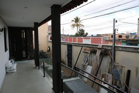 Quintal de casa à venda com 3 quartos, 235m² em Santa Cruz Industrial, Contagem