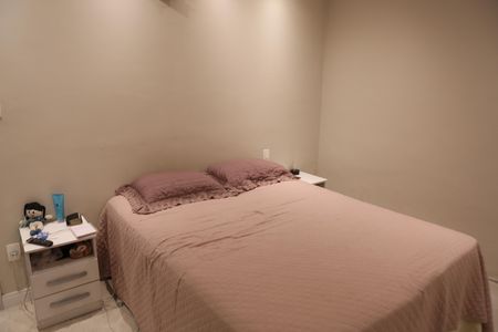 Quarto 1 de casa à venda com 3 quartos, 235m² em Santa Cruz Industrial, Contagem