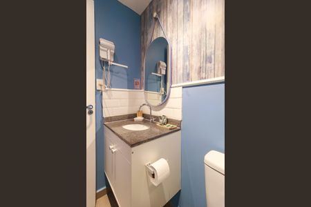 Banheiro de kitnet/studio à venda com 0 quarto, 25m² em Campo Belo, São Paulo