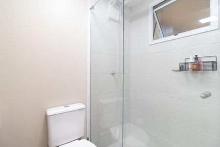 Banheiro 1 de apartamento para alugar com 2 quartos, 67m² em Santo Antônio, Porto Alegre