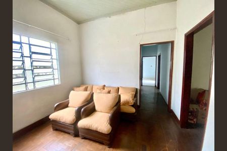 Casa à venda com 230m², 6 quartos e 4 vagas