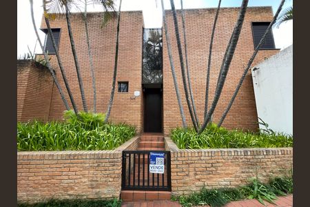 Fachada com Plaquinha YVPZ-2256 de casa à venda com 4 quartos, 227m² em Instituto de Previdencia, São Paulo