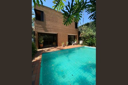 Área externa de casa à venda com 4 quartos, 227m² em Instituto de Previdencia, São Paulo