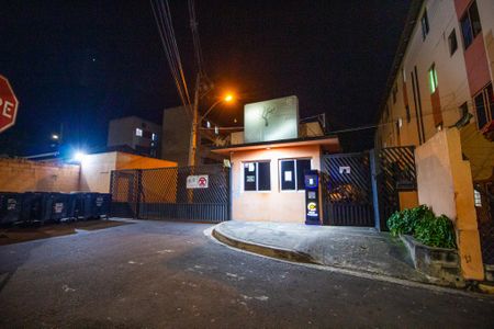 Apartamento para alugar com 47m², 2 quartos e 1 vaga Apartamento para alugar com 47m², 2 quartos e 1 vagaFachada