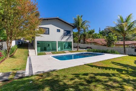 Casa à venda com 347m², 4 quartos e 6 vagas