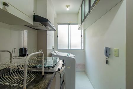 Cozinha de apartamento para alugar com 2 quartos, 45m² em Vila Monte Serrat, Cotia