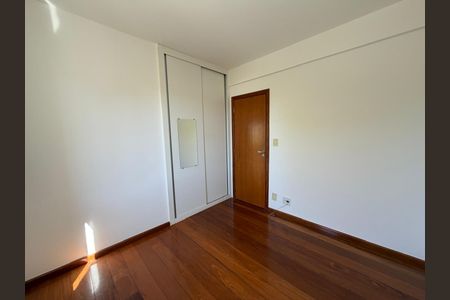 Apartamento para alugar com 130m², 4 quartos e 4 vagas