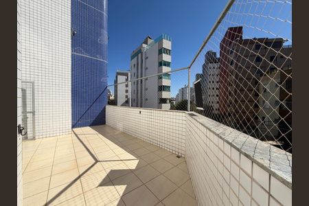 Apartamento para alugar com 130m², 4 quartos e 4 vagas