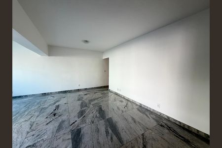 Apartamento para alugar com 130m², 4 quartos e 4 vagas