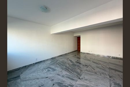 Apartamento para alugar com 130m², 4 quartos e 4 vagas