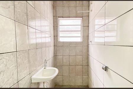 Casa para alugar com 67m², 2 quartos e sem vaga Casa para alugar com 67m², 2 quartos e sem vagaBanheiro