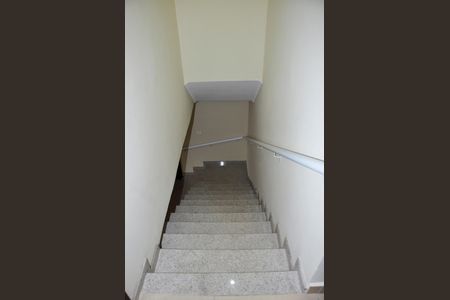 Corredor de casa para alugar com 3 quartos, 209m² em Jardim Monte Alegre (zona Norte), São Paulo