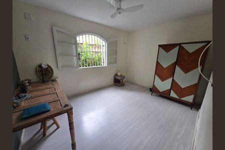 Casa à venda com 300m², 4 quartos e 2 vagas