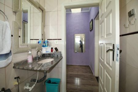 Casa à venda com 262m², 3 quartos e 2 vagas Casa à venda com 262m², 3 quartos e 2 vagasBanheiro