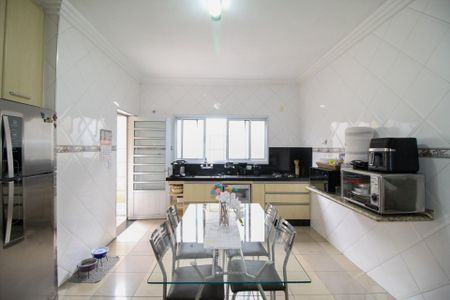 Casa à venda com 262m², 3 quartos e 2 vagas Casa à venda com 262m², 3 quartos e 2 vagasCozinha